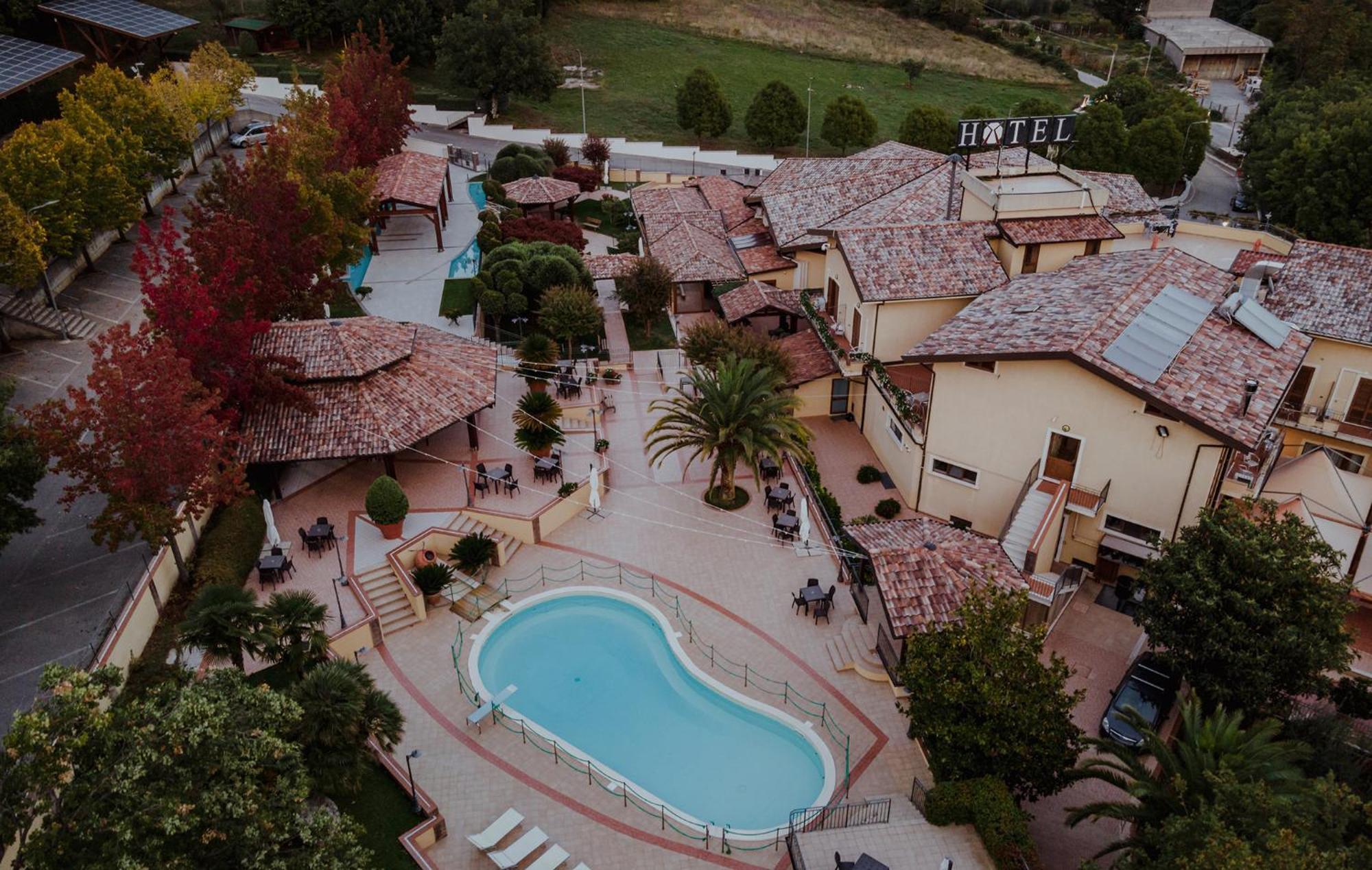 San Raffaele Hotel Restaurant & Resort Castelluccio Superiore エクステリア 写真